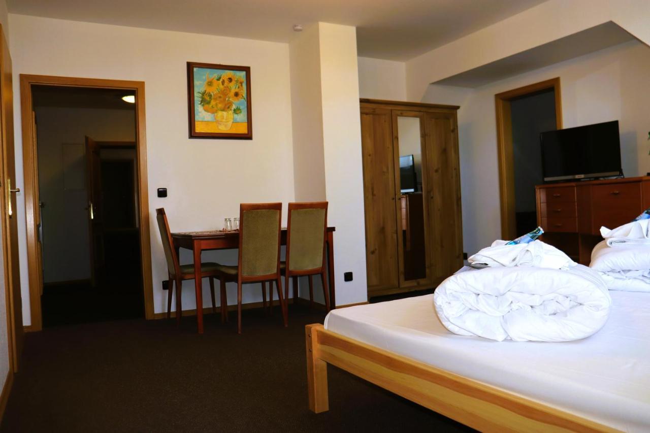 Schwarzes Ross Hotel & Restaurant Обервиезентал Екстериор снимка